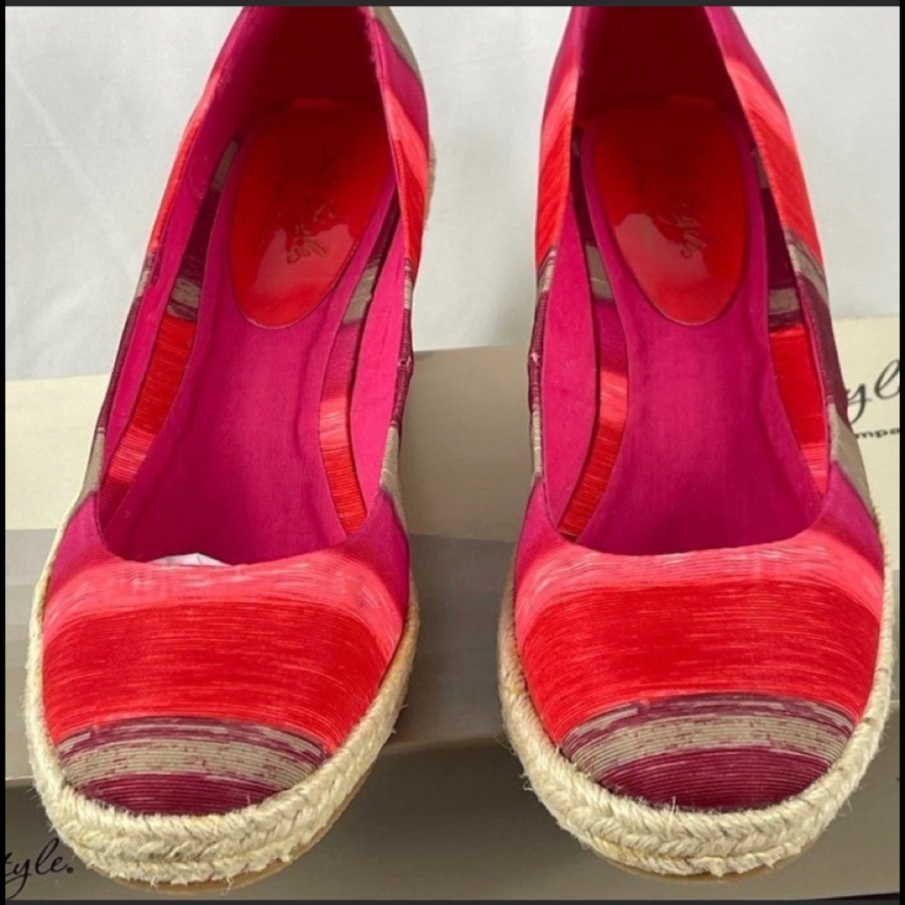 Soft Style Nib 2 Pairs 6.5 One Price - image 2